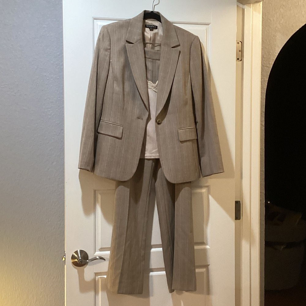 Tahari Women's Gray Pantsuit